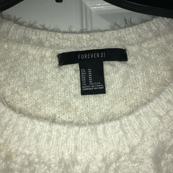 Two warm patterned sweaters - Picture 5 of 6